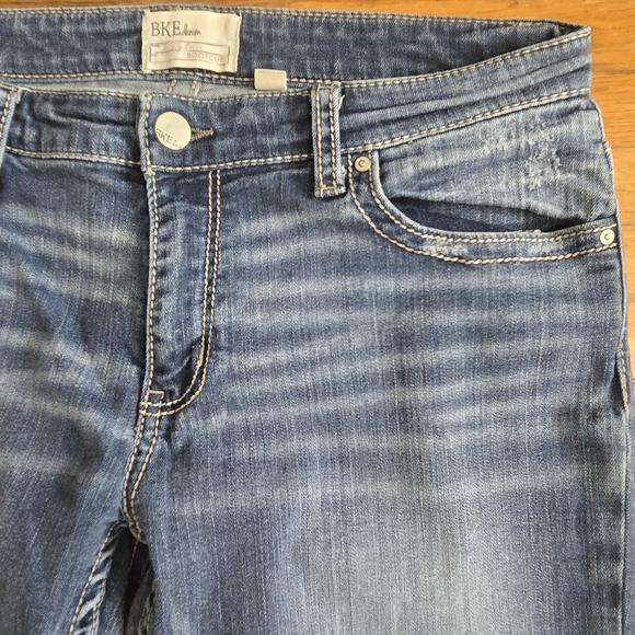BKE Payton Bootcut Size 30R Medium Wash Distressed Low Rise Women’s Jeans - Picture 3 of 10